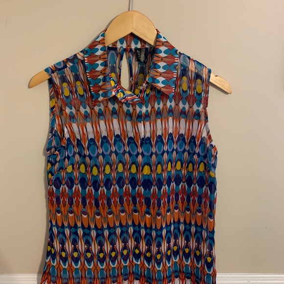 70s Inspired Sleeveless Blouse - Picture 1 of 3